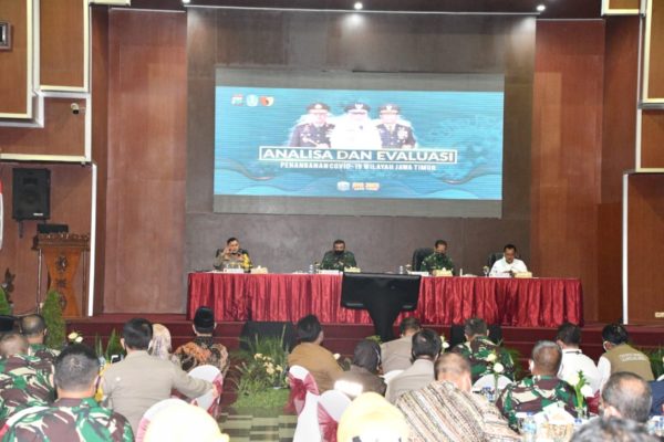 Percepat Penanganan Covid-19 Di Jatim, Enam Kepala Daerah Rapat Di Gedung Balai Prajurit 16