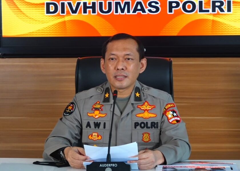 Bareskrim Periksa Seluruh Tersangka Kasus Red Notice Djoko Tjandra Bareskrim Periksa Seluruh Tersangka Kasus Red Notice Djoko Tjandra 2