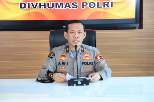 Bareskrim Tangkap 4 Napi yang Catut Nama Menlu Untuk Tipu Korban 1 Bareskrim Tangkap 4 Napi yang Catut Nama Menlu Untuk Tipu Korban 1