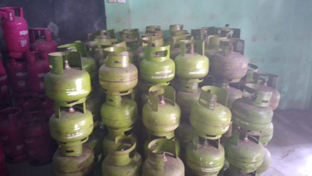 Warga Resah, Gas Elpiji 3 Kg Mahal dan Langka di Ciamis 1