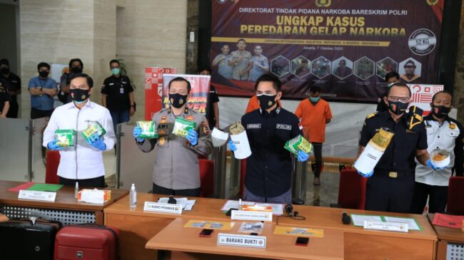 Bareskrim Tembak Mati Pengedar Narkoba Jaringan Nigeria-Jakarta, 12 Kg Sabu Diamankan 18
