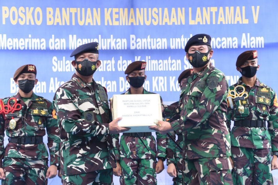 7 AAL dan CBS Jalasenastri AAL Serahkan Bantuan Kemanusiaan untuk Bencana Alam 5