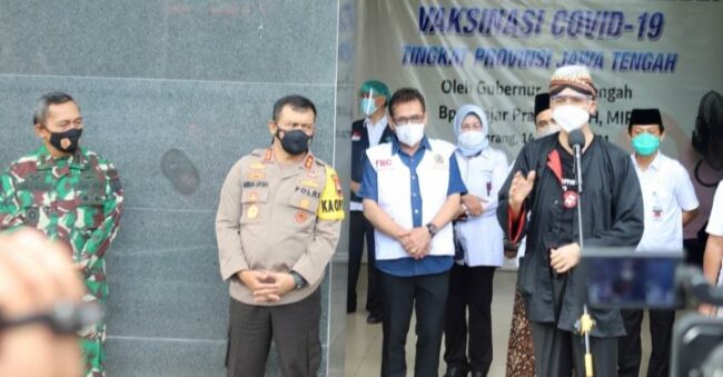 Kapolda Jateng Bersama Forkopimda Jateng Terima Vaksinasi Corona Di RSUD Tugurejo 1