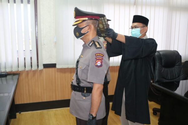 Penerapan Prokes, Wakapolda Pimpin Sertijab Kabid Dokes Polda Banten 2 Penerapan Prokes, Wakapolda Pimpin Sertijab Kabid Dokes Polda Banten 2