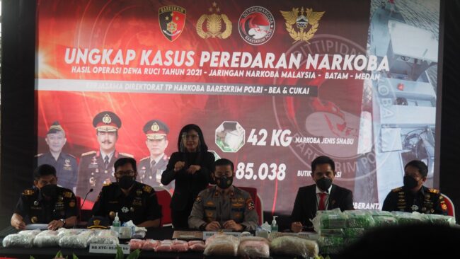 Bareskrim dan Bea Cukai Gagalkan Peredaran 42,3 Kg Sabu dan 85 Ribu Ekstasi 19