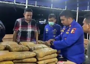 Ditpolairud Mabes Polri Berhasil Gagalkan Pengiriman 49 Kg Ganja ke Riau 1