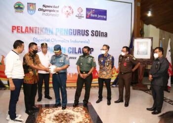 Pangkalan TNI AL Cilacap Hadiri Penerimaan Estafet Obor Pesonas 1