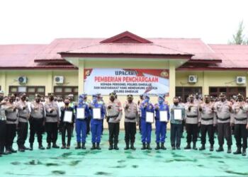 Berhasil Ungkap Berbagai Kasus, 14 Personel Polres Simeulue dan 2 Panglima Laut, Raih Penghargaan 1