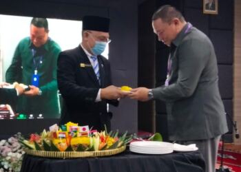 Purnawirawan Polri Dukung, Wilson Lalengke Laporkan Azzohirry Cs ke APH 1