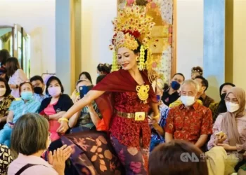 Peragaan Busana Batik WNI Jadi Sorotan Media Taiwan 18