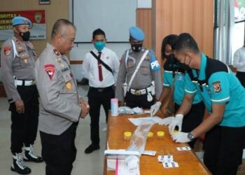 Polda Papua Gelar Tes Urine Secara Acak Kepada Personel 19
