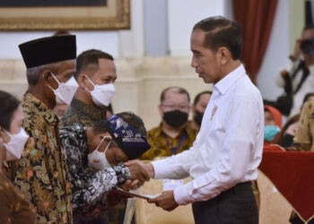 Presiden Serahkan 1,55 Juta Sertifikat Tanah untuk Rakyat 1
