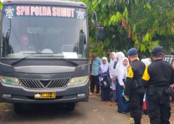 Akibat Banjir, Puluhan Pelajar Diantar Jemput Bus SPN Polda Sumut 17