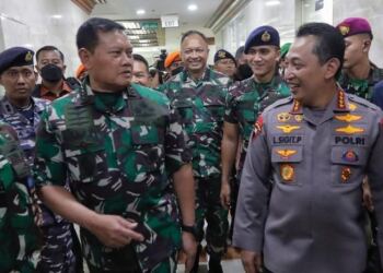 Kapolri Dampingi Kasal Jalani Fit and Proper Test Sebagai Calon Panglima TNI di DPR 21