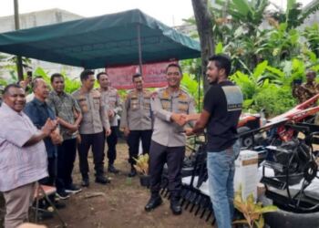 Terkenal Sebagai Sektor Pertanian, Kapolda DIY Berikan Bantuan Alat Pertanian Kepada Petani Milenial di Sleman 1