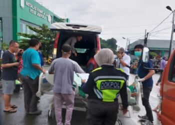 Polda Papua Terus Bergerak Bantu Warga Terdampak Gempa di Jayapura 19