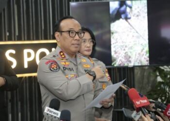 Polri Tegaskan Helikopter Kapolda Jambi Mendarat Darurat, Bukan Kecelakaan atau Jatuh 18