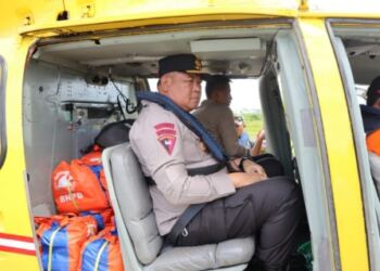 Kirim Bantuan, Kapolda Kepri Tinjau Langsung Ke Lokasi Longsor 21