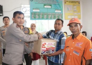 Bentuk Kepedulian Polri, Polda Bengkulu Bagikan Bantuan Kemanusiaan 17