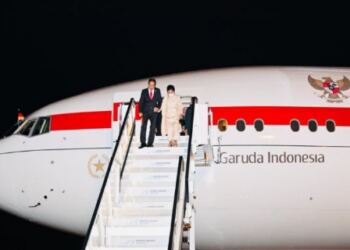 Tempuh Penerbangan Selama 15 Jam, Presiden Jokowi dan Ibu Iriana Tiba di Hannover 14