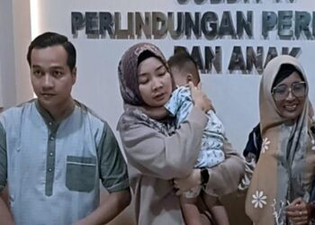 Pasutri Polisi Temukan Bayi di SPBU dan sudah Dikerumuni Semut, "Kami Akan Asuh Bayi Ini" 16