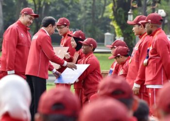 Presiden Serahkan Bonus Apresiasi bagi Atlet ASEAN Para Games 2023 19
