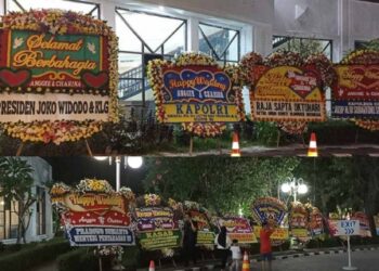 Karangan Bunga Jokowi, Panglima TNI, hingga Kapolri Hiasi Tempat Resepsi Putra Pertama Wilson Lalengke 1