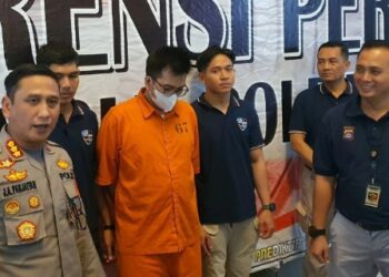 Polda Bali Tangkap Tersangka Skimming Ribuan Kartu Kredit 17
