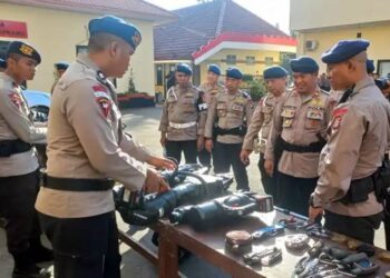 Satuan Brimob Polda Kaltim Gelar Pengecekan Peralatan Dan Perlengkapan Guna Kesiapan Dalam Bertugas 19