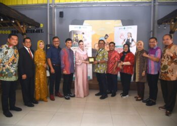 BURT DPR RI : Pelaku Usaha Kesehatan Harus Tumbuhkan Kepercayaan Masyarakat untuk Berobat di Dalam Negeri 17
