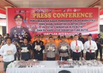 Polres Bengkalis Gagalkan Peredaran Narkoba Jaringan Internasional 15 Kg Sabu Berhasil Diamankan 18