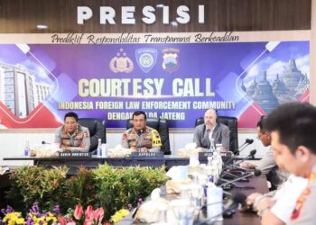 Kapolda Jateng Paparkan Program Polda Jateng Hadir dan Cooling System Pemilu dengan Delegasi IFLEC 16