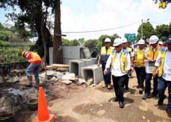Laksanakan Inpres Jalan Daerah 2023, Kementerian PUPR Perbaiki Jalan Rusak pada Jalur Alternatif Puncak Jawa Barat 21