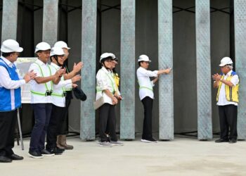 Presiden Jokowi Pasang Bilah Pertama Garuda di Kantor Presiden IKN 20