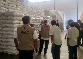 Pastikan Stok dan Distribusi Satgas Pangan Polri Cek Gudang Beras 20