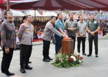 Panglima TNI Bersama Kapolri Meresmikan Monumen Jenderal Polisi Hoegeng Iman Santoso 19