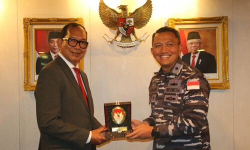 Selesaikan Etape Ketiga, KRI Diponegoro-365 Telah Tiba di Salalah Oman 4