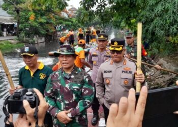 Kodim 0502/JU Bersama Muspiko Jakarta Utara Laksanakan Karya Bakti Di Cilincing 20