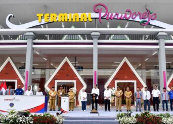 Presiden Jokowi Apresiasi Pembangunan Empat Terminal Penumpang Tipe A di Pulau Jawa 18