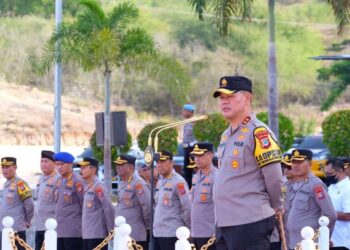 Kapolda Sulteng Meminta Seluruh Personel Meningkatkan Kinerja Dalam Melayani Masyarakat di Tahun 2024 20