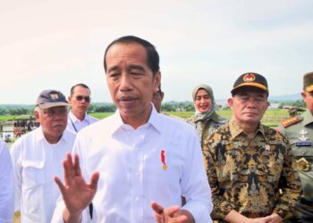 Presiden Jokowi : Tak Harus Pakai Kartu Tani, Petani Sekarang Bisa Gunakan KTP Beli Pupuk Subsidi 19