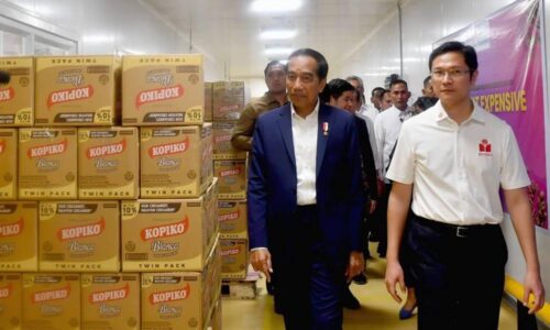Presiden Jokowi Tinjau Perusahaan Indonesia di Filipina 4