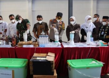Bersama Polres Metro Depok, Kejaksaan Negeri (Kejari) Lakukan Pemusnahan Narkoba 17