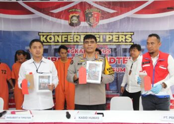 Polda Sumsel Bongkar Penyahlahgunaan BBM Bersubsidi di Kabupaten Muara Enim 19