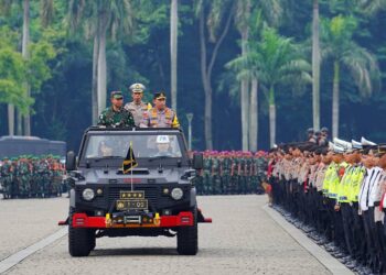 Kapolri Jenderal Polisi Drs. Listyo Sigit Prabowo Pimpin Apel Gelar Pasukan Operasi Ketupat 2024 18