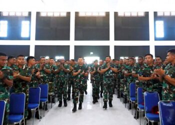 Kasum TNI Kunjungi Koarmada III dan Berikan Arahan Kepada Prajurit TNI Wilayah Sorong 17