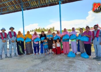 Jelang Idul Fitri, Pangkalan Bakamla Batam Bagikan Sembako Untuk Nelayan 21
