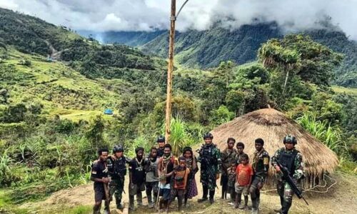 Habema TNI Respons Kebutuhan Penerangan Masyarakat Homeyo dan Wilayah Lain Papua 3
