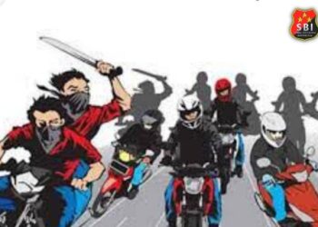 Gerombolan Geng Motor di Pancoran Mas Depok sudah kelewat batas menganiaya dan merusak rumah anggota TNI AL 18