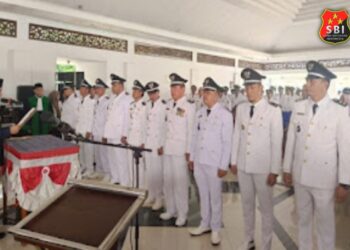 PJ Bupati Lakukan Pengukuhan Perpanjangan Masa Jabatan Kepala Desa Kabupaten Empat Lawang 1